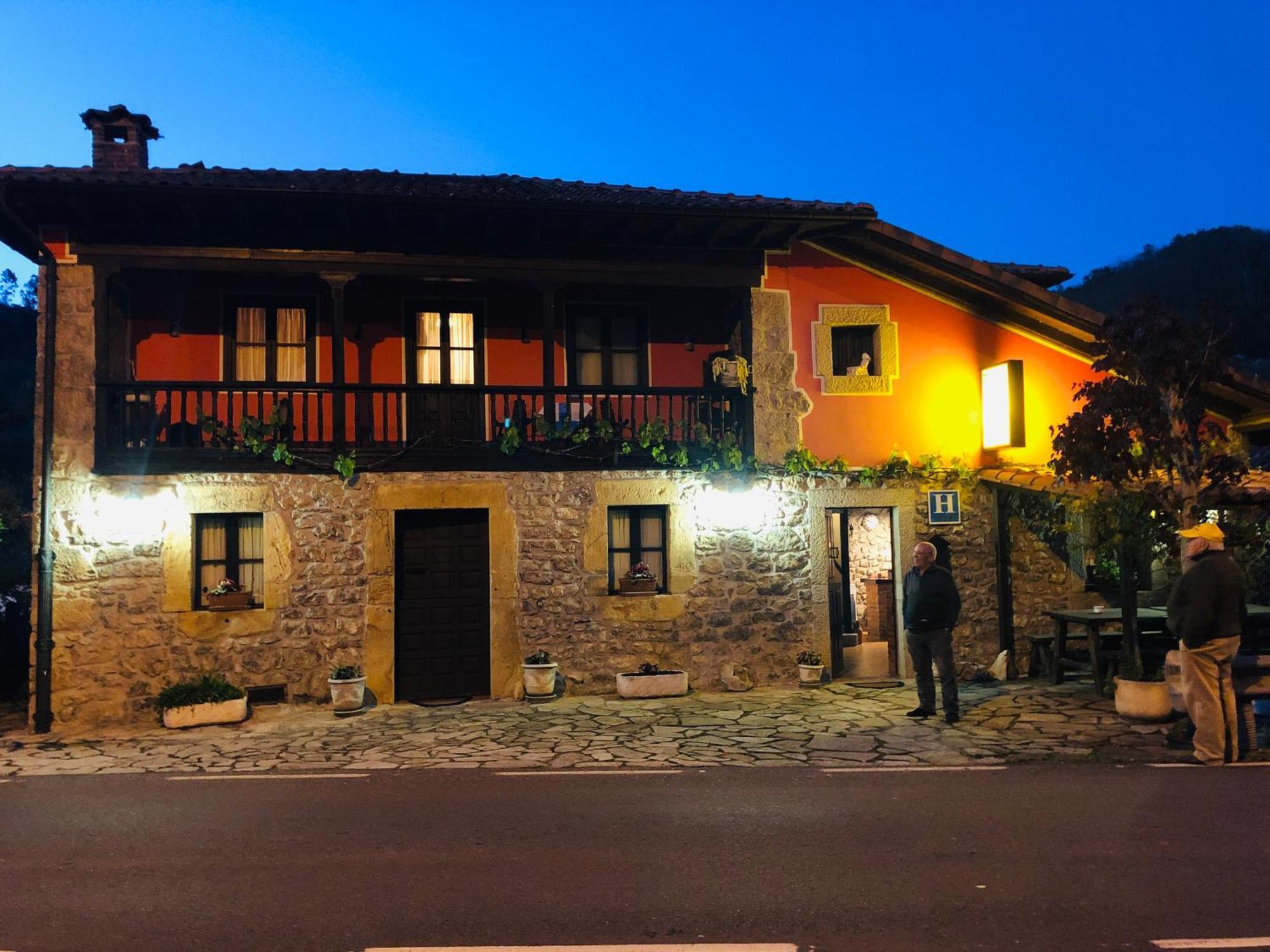 Hotel Alda Avín Exterior foto